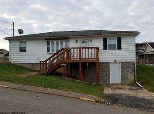 418 Washington St, Nutter Fort, WV 26301