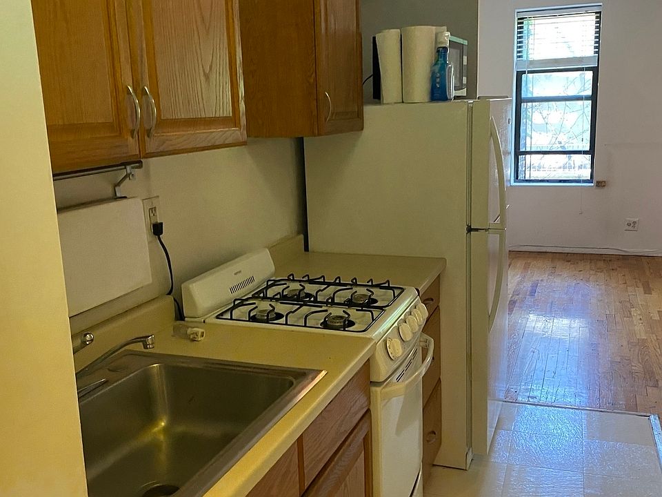 1st image of 321 E 88th St APT 15