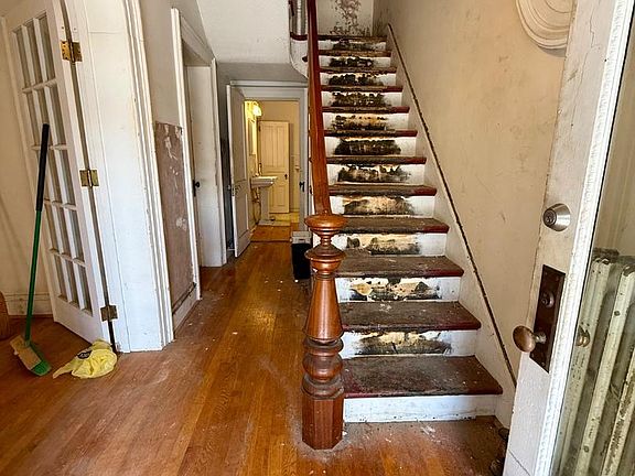 5th image of 101 Decatur St