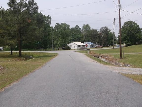 5th image of 2218 Old Orchard Ln
