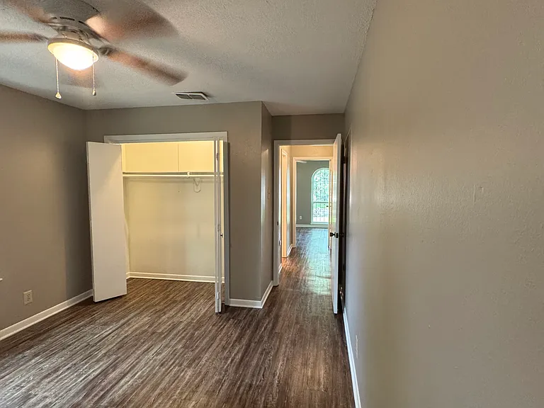 8304 Oxford Dr — Photo 16