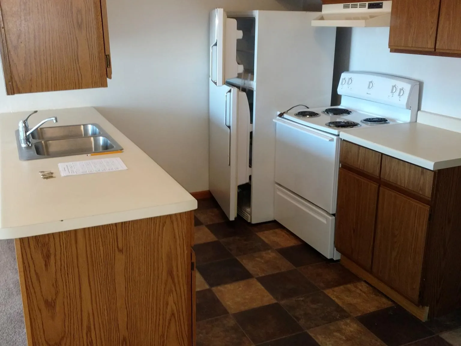 405 Alexander St — Photo 2