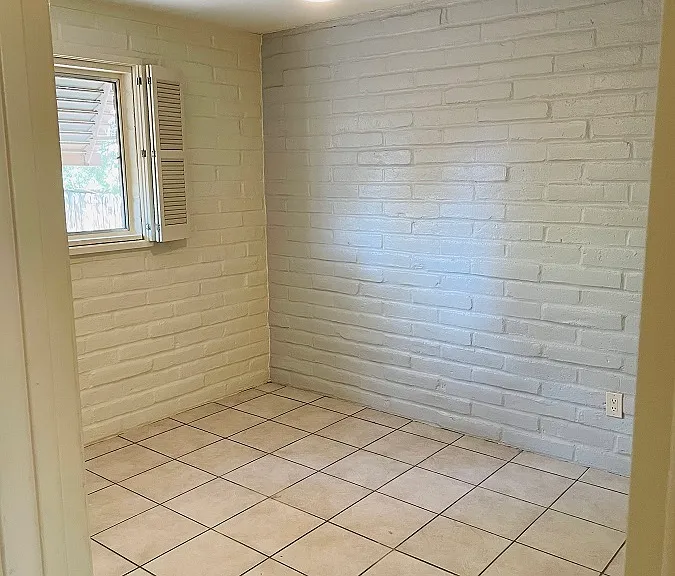 1219 N Dodge Blvd — Photo 11