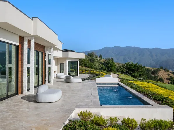 5 Ohlone Ct, Pacifica, CA 94044