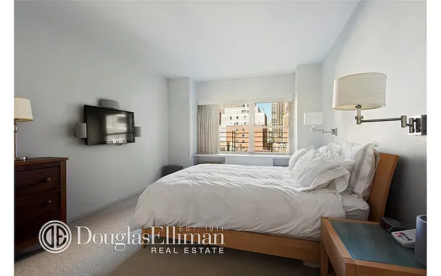 Sold by Douglas Elliman | media 21