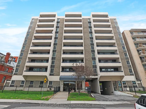 141 Somerset St W #703, Ottawa, ON K2P 2H1