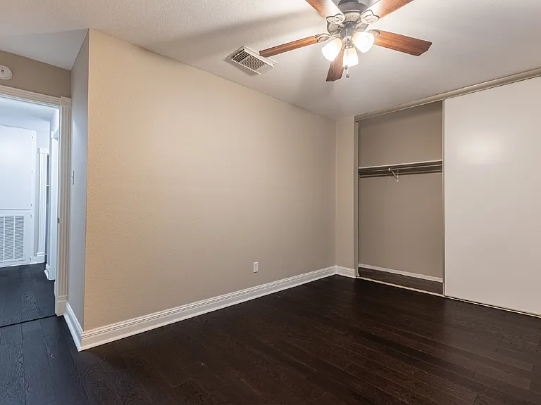 21514 Longwood — Photo 8