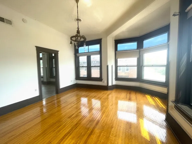 722 Francis St #302 — Photo 6