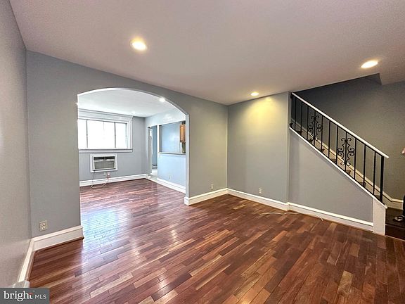 2nd image of 613 Copley Rd