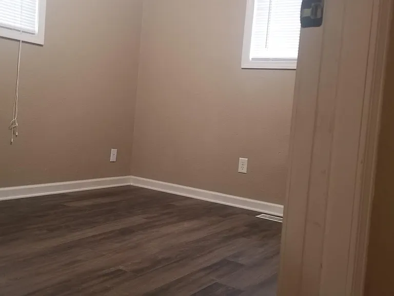1718 N Woodlawn Blvd — Photo 9