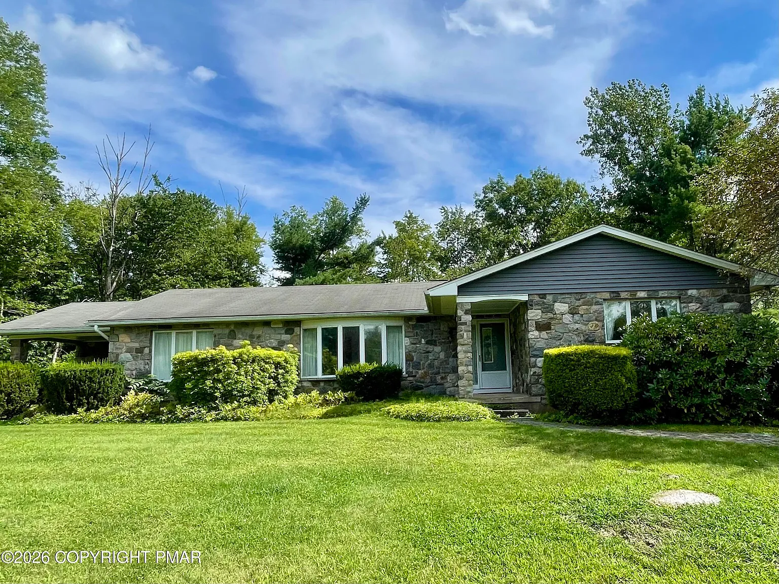 3 bed, 2.5 bath, 3671 sqft, $2,850 — Photo 1