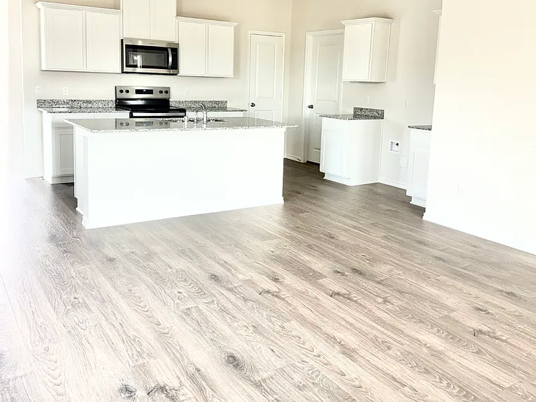 920 Jefferson Way — Photo 4