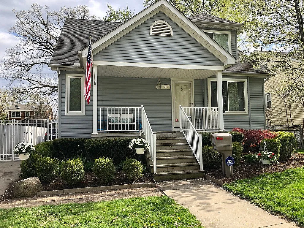 316 Rhode Island Ave photo 1