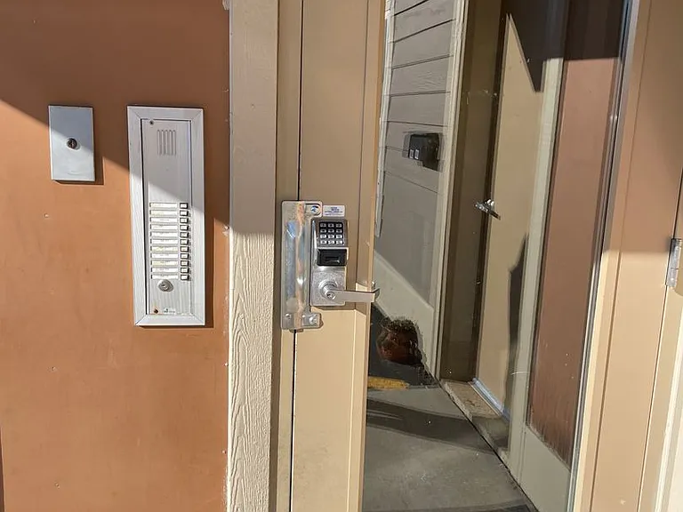 117 E Washington St — Photo 19