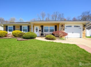 61 Forest Park Ter, Monroe Township, NJ 08831