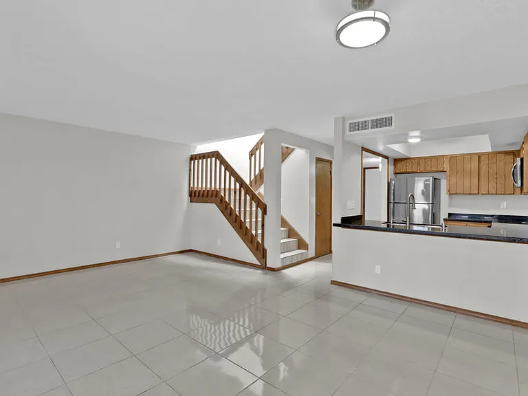 730 N Resler Dr #B — Photo 14