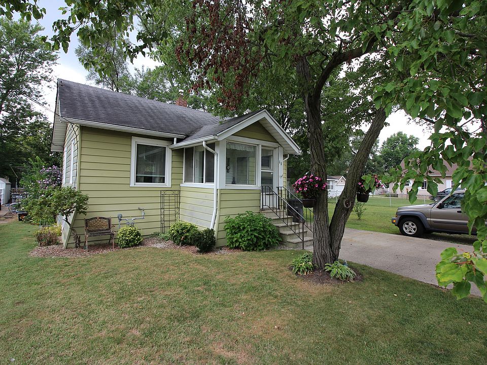 1st image of 11 Maxwell Ave