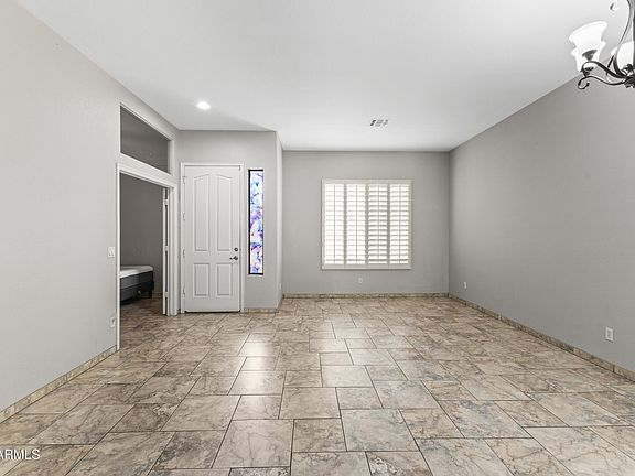 3rd image of 5409 W HARTFORD Avenue
