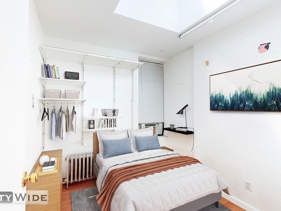 2nd image of 68 Bayard St Unit 16