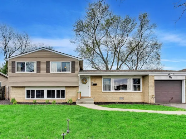 1605 W Lexington Dr, Arlington Heights, IL 60004