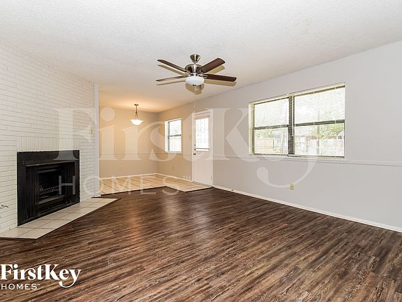 2nd image of 14912 Oakwood Ln