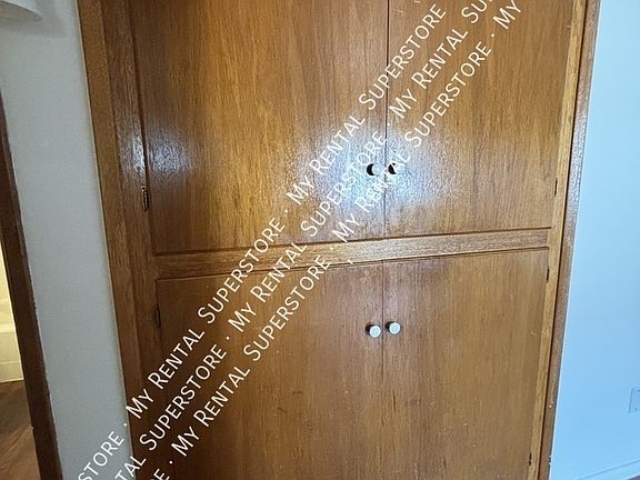 5th image of 2618 E Turney Ave #5