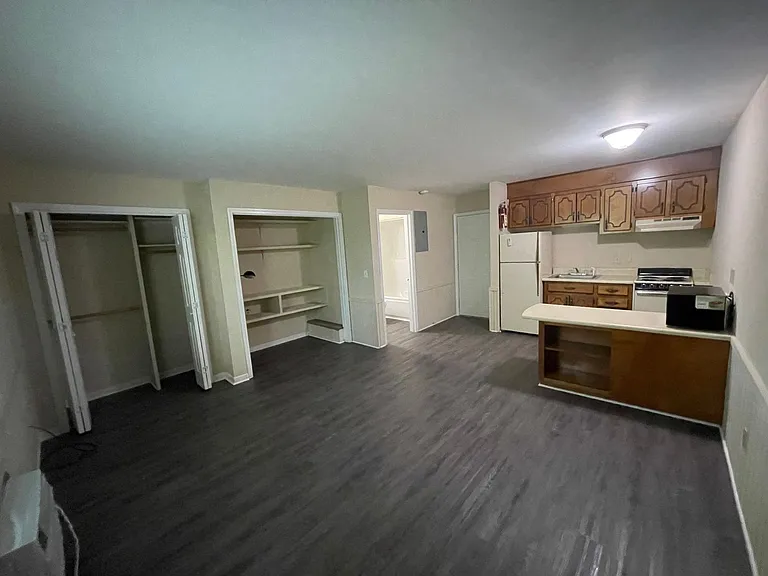 217 Cochran Rd — Photo 3