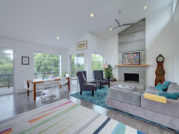 3rd image of 4613 105th Ave NE