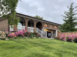 30 Lewis Dr #B, Vaughan, ON L4L 2B6
