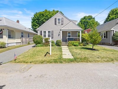 17 Columbia Ave, Warwick, RI, 02888
