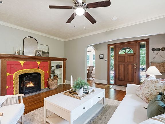 5th image of 6519 N Wilbur Ave