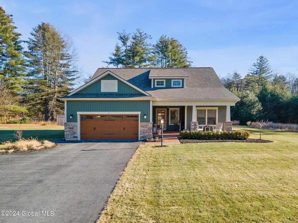 3 Pine Bark Place, Saratoga Springs, NY 12866