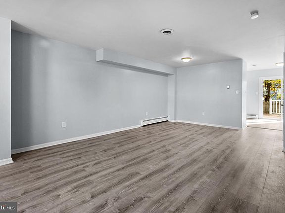 2nd image of 3303 Walnut Ridge Est