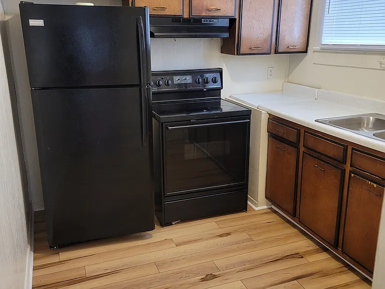 448 W Railroad Ave — Photo 4
