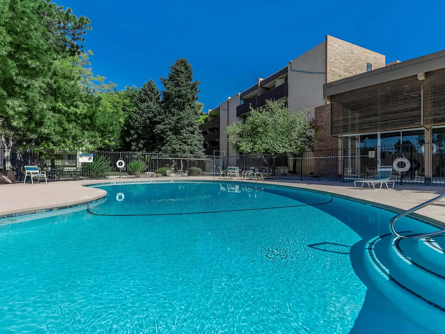 Villa Apartments — Photo 4