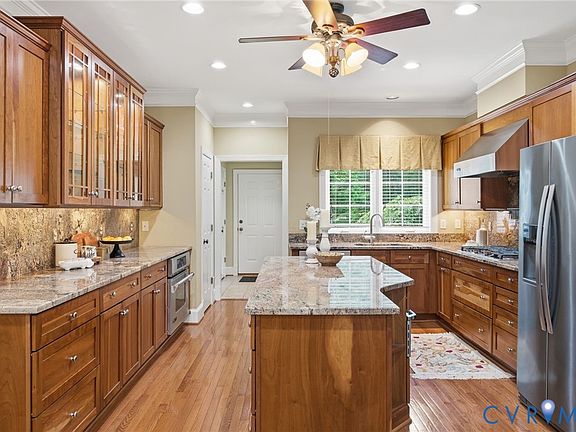 5th image of 530 Elm Creek Dr