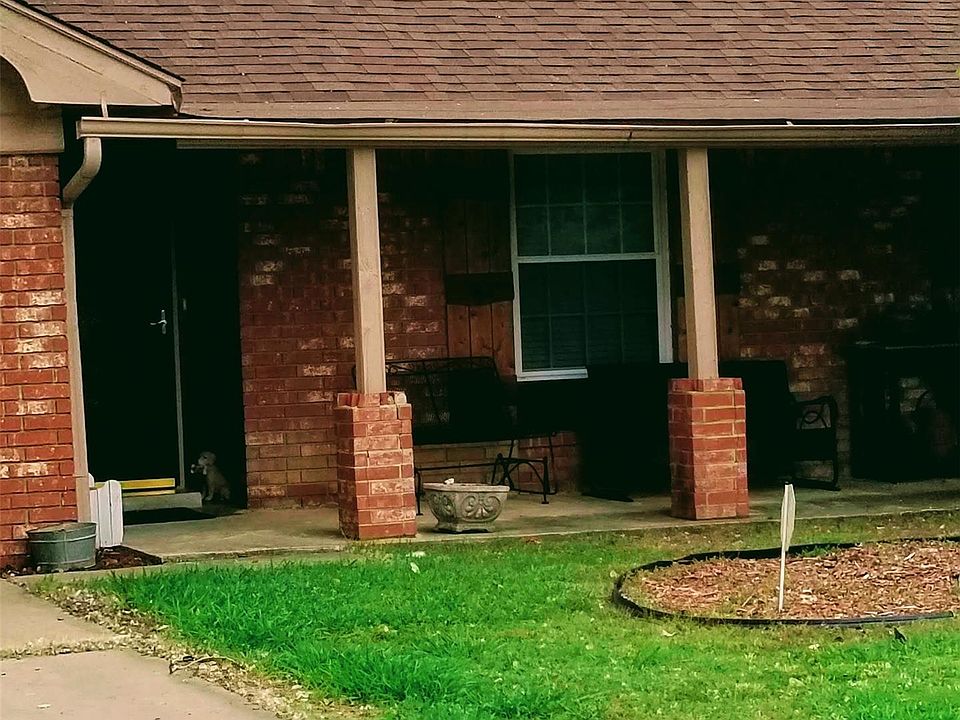 1st image of 323 N Joanna