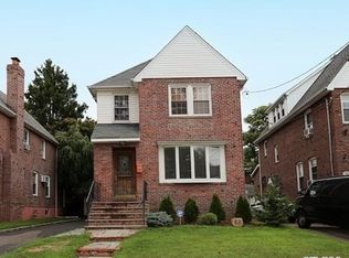 63 Surrey Cmns, Lynbrook, NY 11563