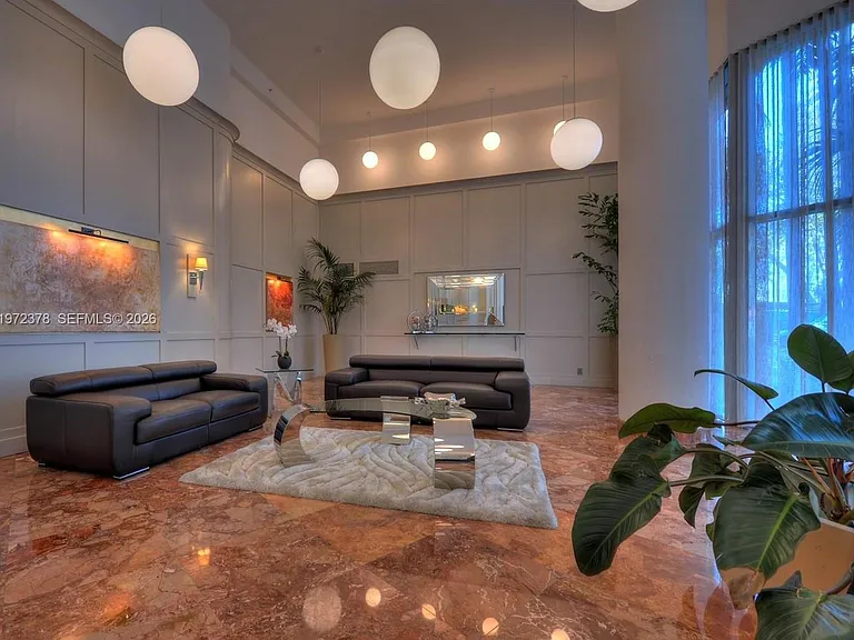 3600 Mystic Pointe Dr #815 — Photo 18