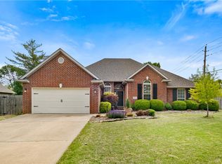 100 Fox Glove Ln, Bentonville, AR 72712