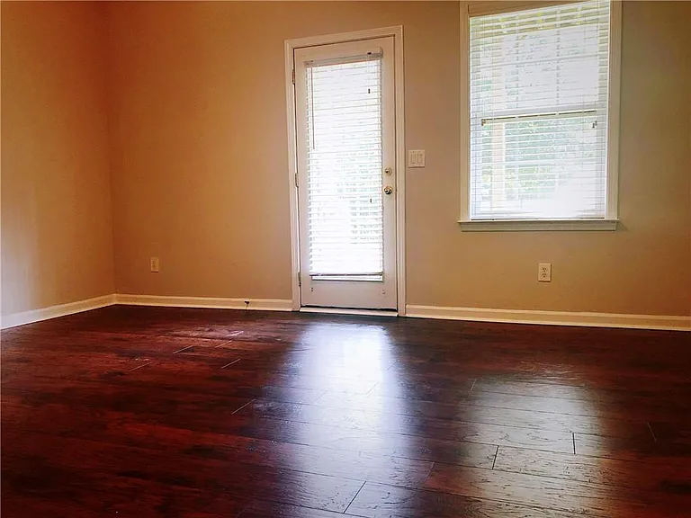 6078 Kentons Ln — Photo 10