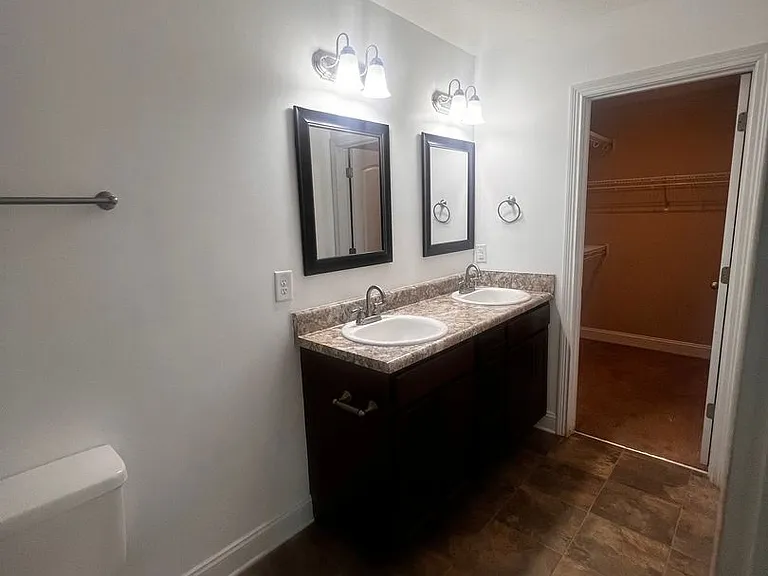 829 Shelton Cir — Photo 9