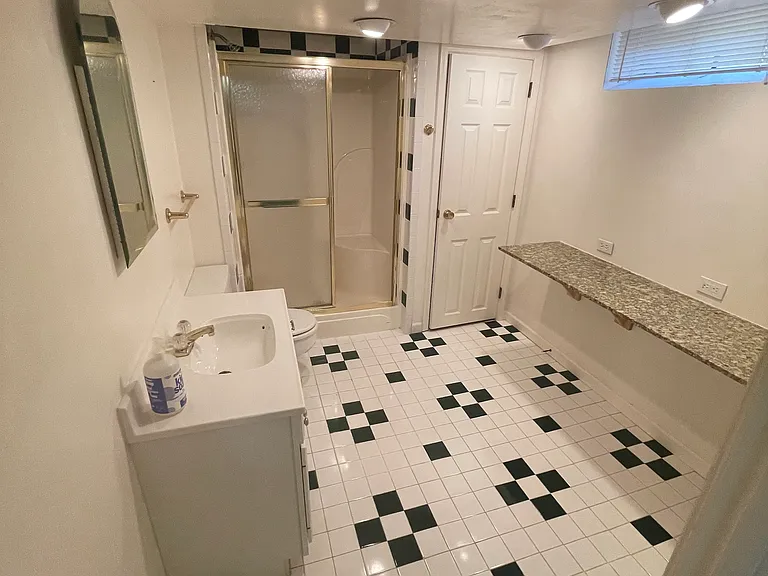 6936 Ravenscroft Dr — Photo 22