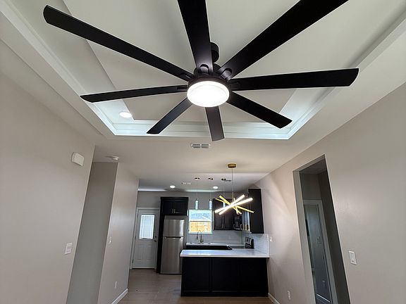 4th image of 2204 E Viviana St #2