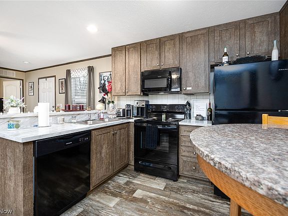 3rd image of 6610 Lear Nagle Rd #38