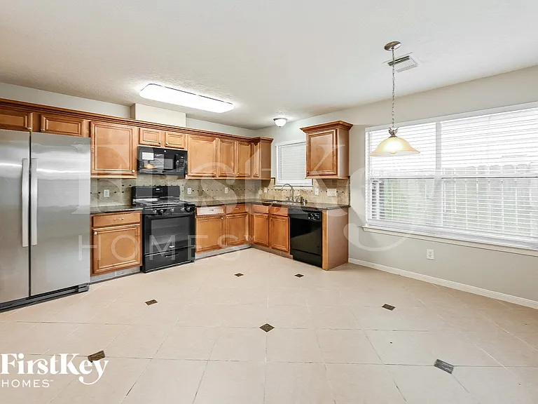 21602 Skyla Cir — Photo 7