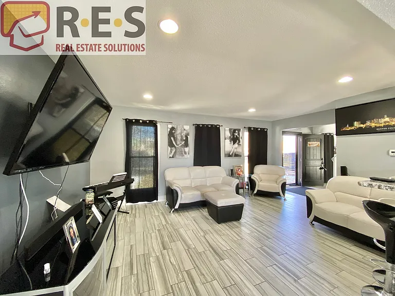 2468 S Evanston St — Photo 8