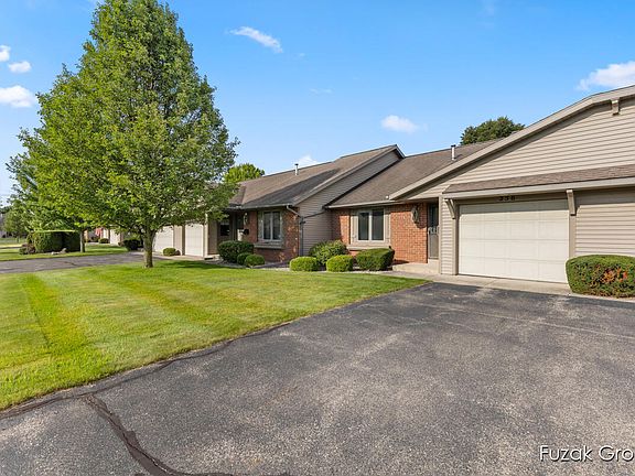 2nd image of 256 Interlaken Ct
