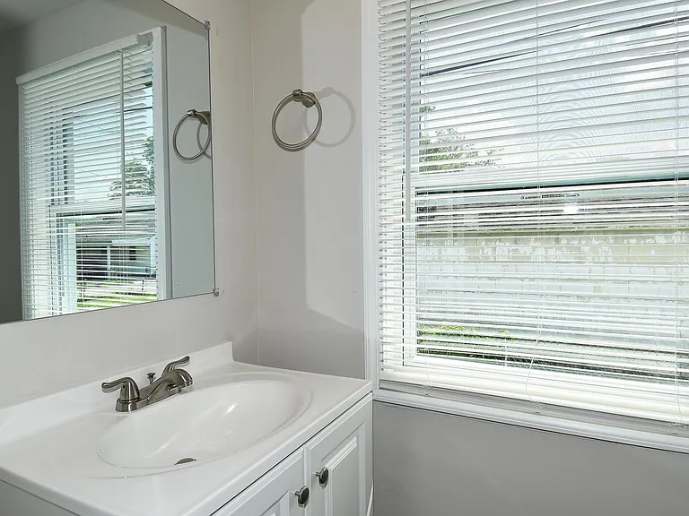 8002 Shelley Dr — Photo 11