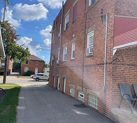 3rd image of 6118 Ridge Rd